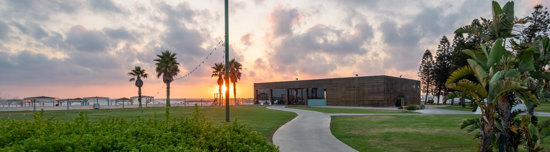 Banquets and Conferences - Nahsholim Sea Side Reso